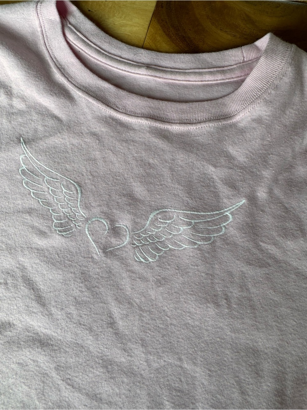 Hollister Light Pink Tee with White Winged Heart Graphic - Picture 5 of 7